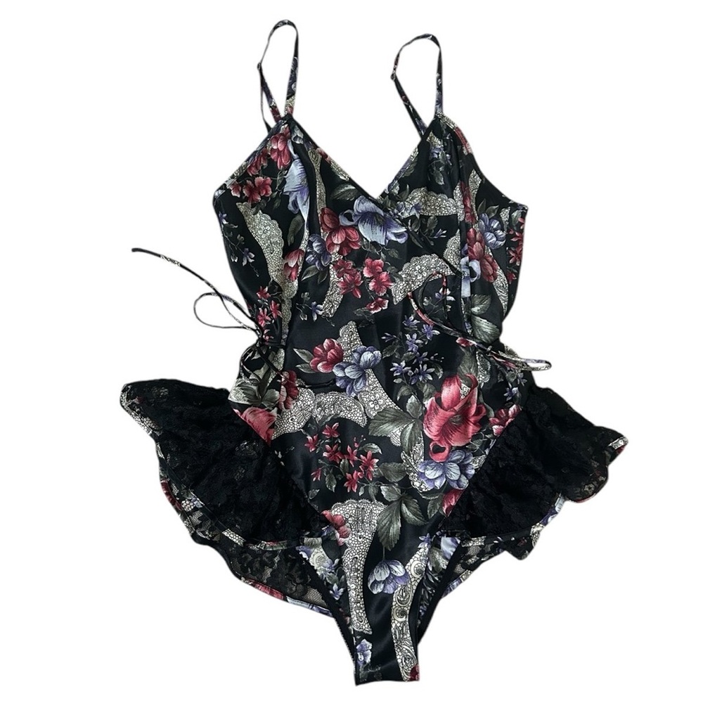 VS Gold Label Skirted Lace Floral Teddy Deadstock Sz S